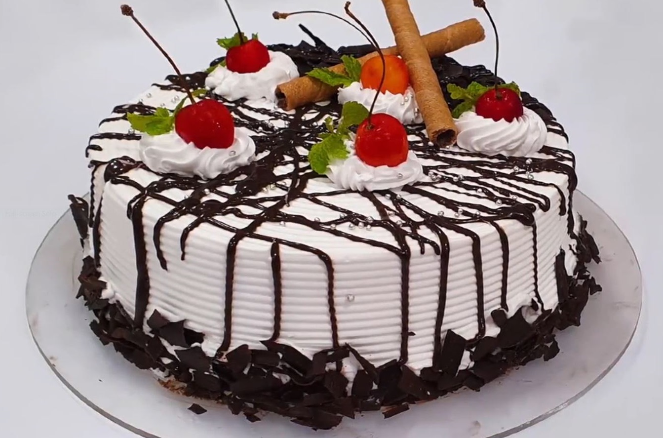 Read more about the article ब्लैक फारेस्ट केक रेसिपी | Black Forest Cake Recipe In Hindi | बेकरी जैसा केक घरपर बनाये