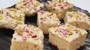 Read more about the article Malai Cake Eggless & Without Oven15 मिनट मे घरके सामान से सॉफ्ट केक मिठाई