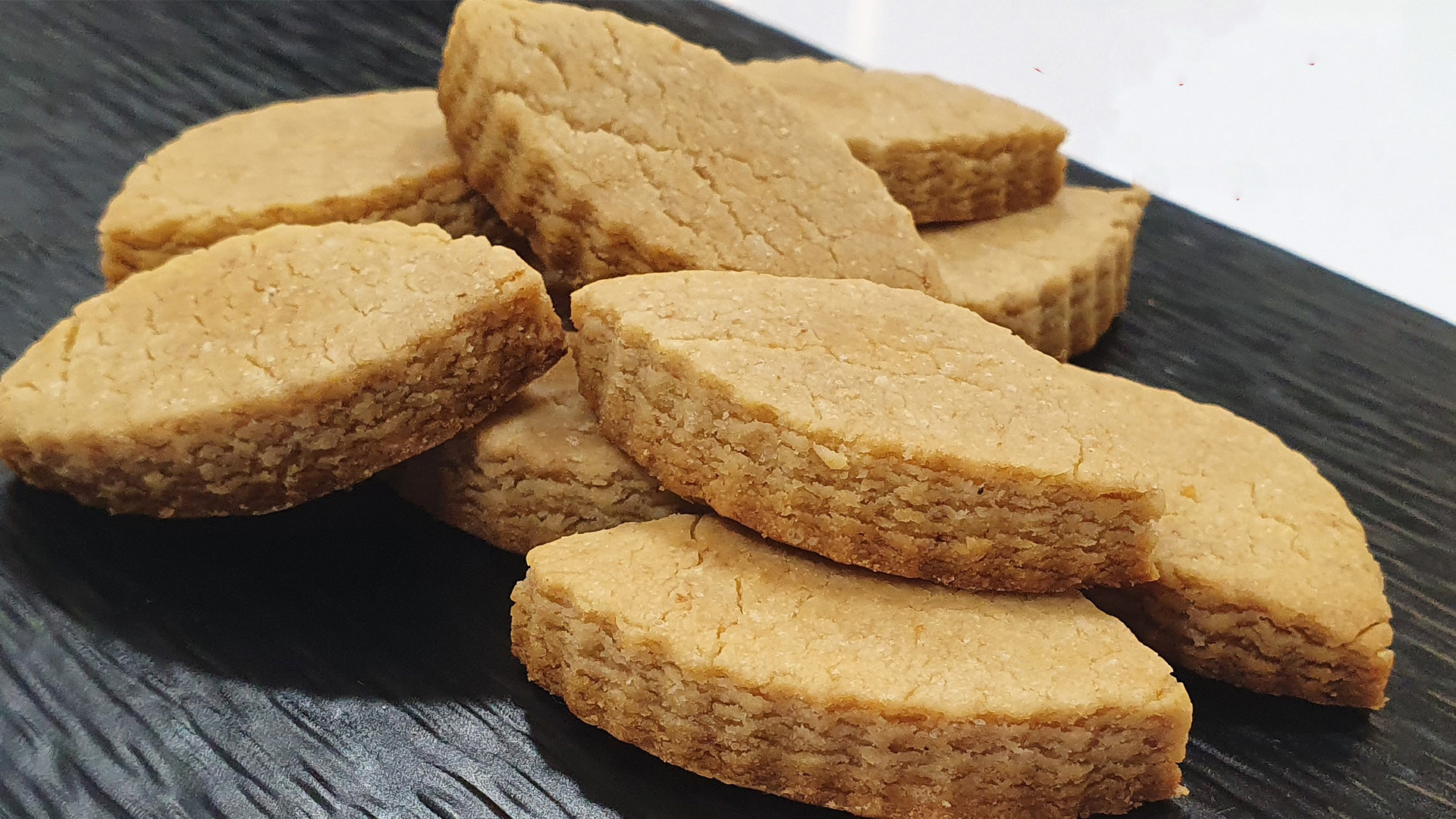 Read more about the article गेहू के आटे से बिना बटर बिना ओवन के बिस्कुट | Atta Biscuits Eggless Without Oven