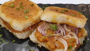 Read more about the article भयंकर ठण्ड मे जरूर बनाये पाव भाजी मसाला बन रेसिपी | Pav Bhaji Masala Bun Recipe