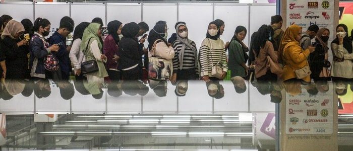RI Seret Lowongan, Pengangguran Disarankan Kerja di Luar